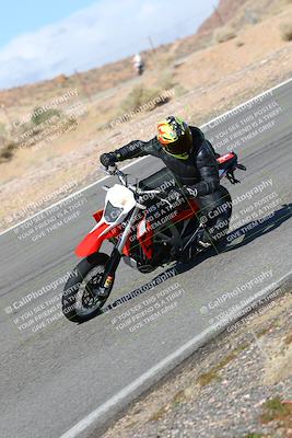 media/Feb-05-2023-Classic Track Day (Sun) [[c35aca4a42]]/Group 2/session 3 turn 13/
